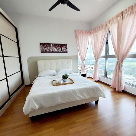 Residensi Flora Seri Kembangan Exterior foto