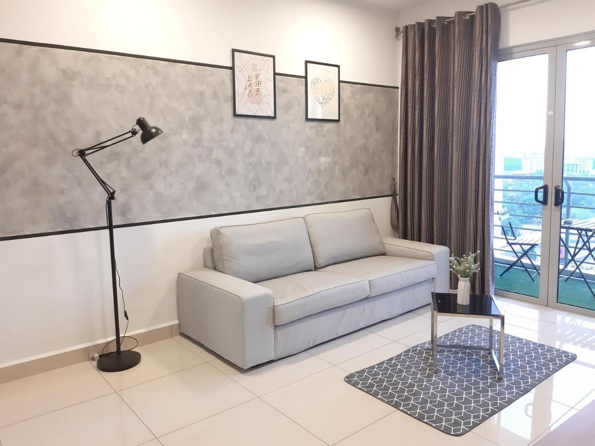 Residensi Flora Seri Kembangan Exterior foto