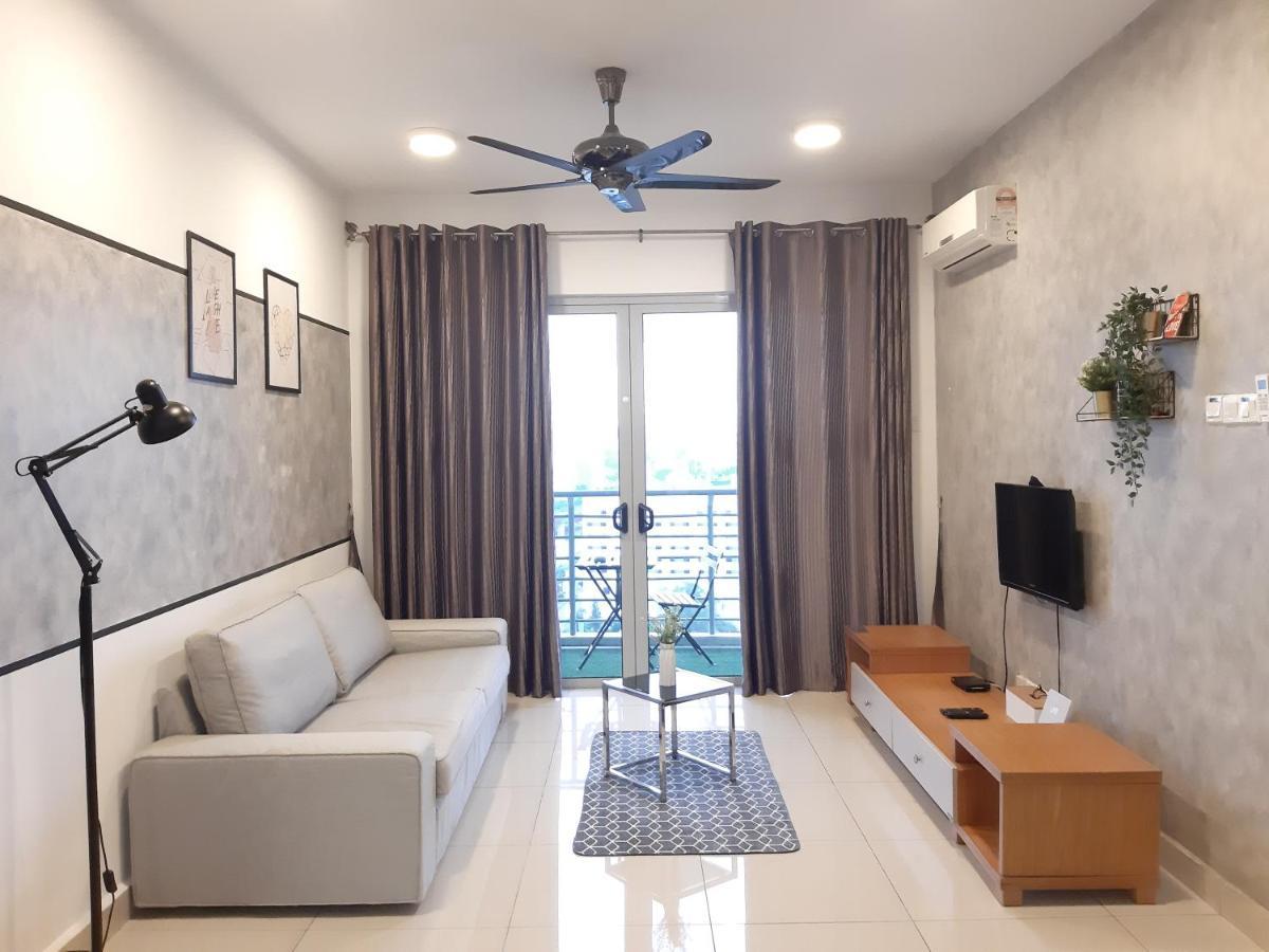 Residensi Flora Seri Kembangan Exterior foto