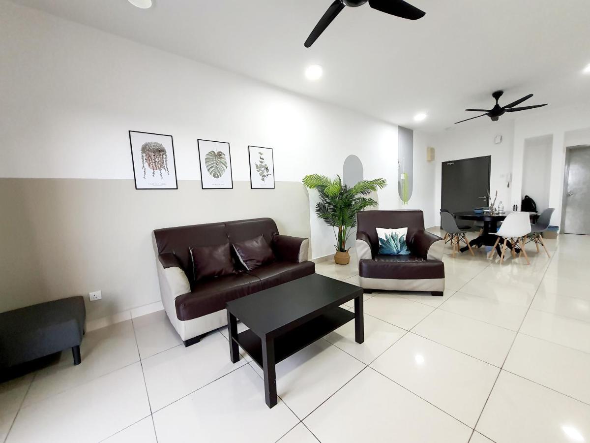 Residensi Flora Seri Kembangan Exterior foto