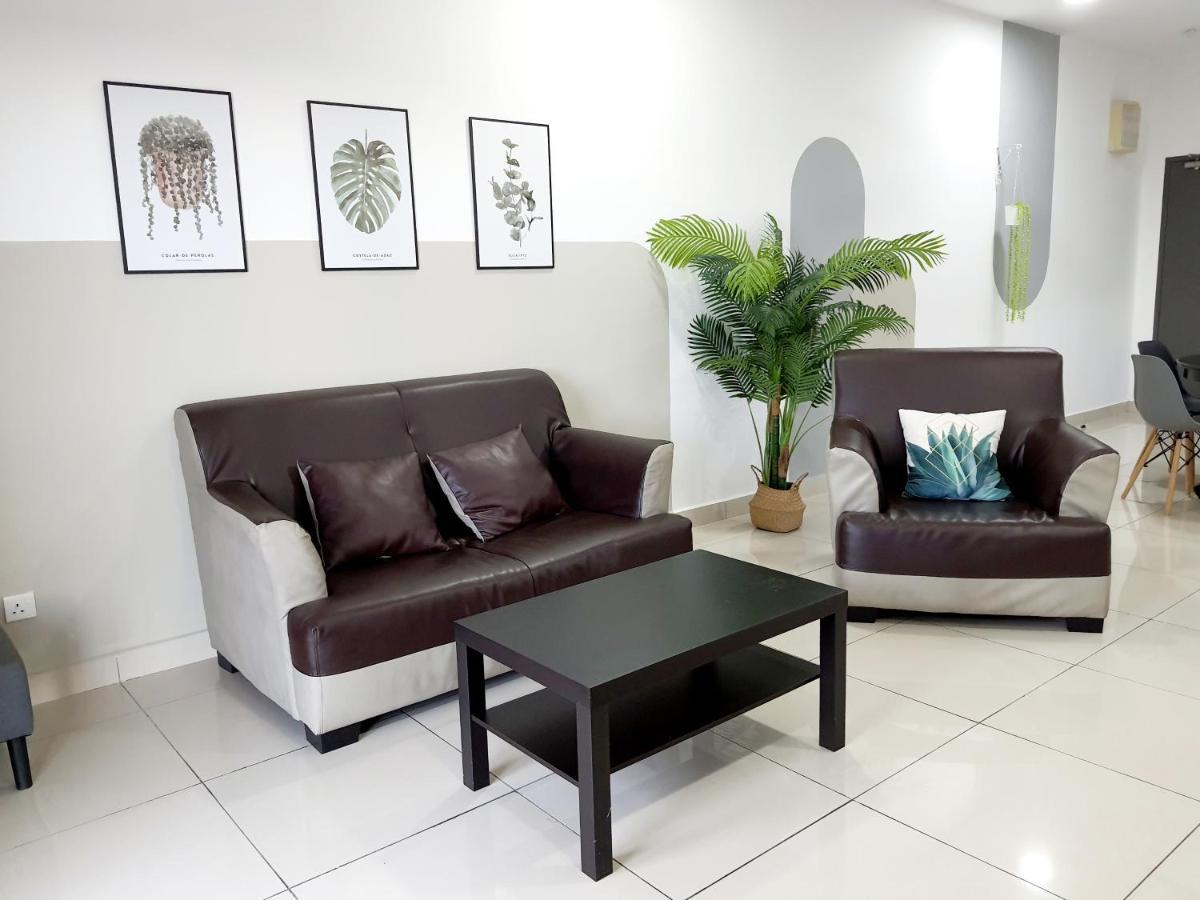 Residensi Flora Seri Kembangan Exterior foto