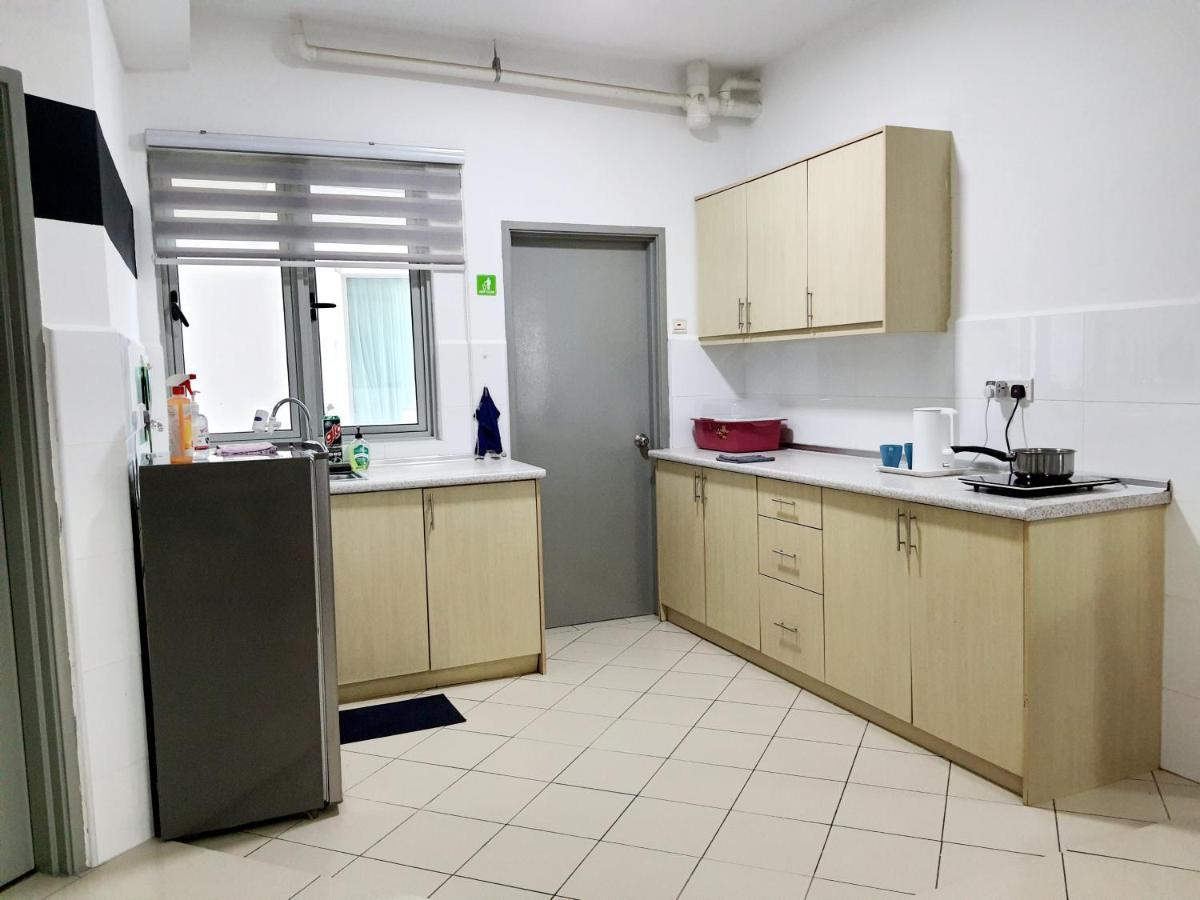 Residensi Flora Seri Kembangan Exterior foto
