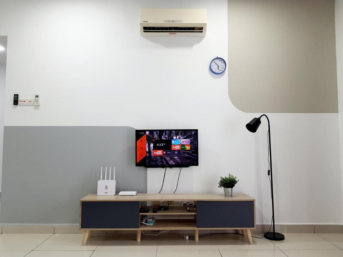 Residensi Flora Seri Kembangan Exterior foto