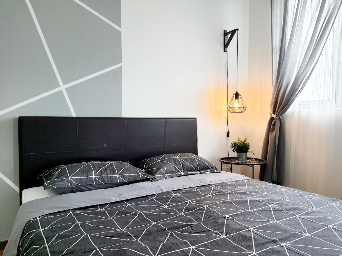 Residensi Flora Seri Kembangan Exterior foto
