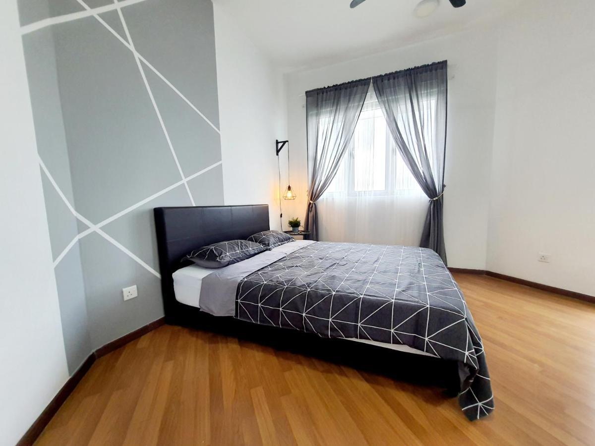 Residensi Flora Seri Kembangan Exterior foto