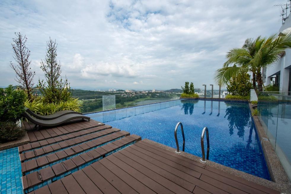 Residensi Flora Seri Kembangan Exterior foto