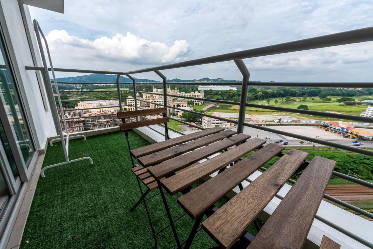 Residensi Flora Seri Kembangan Exterior foto